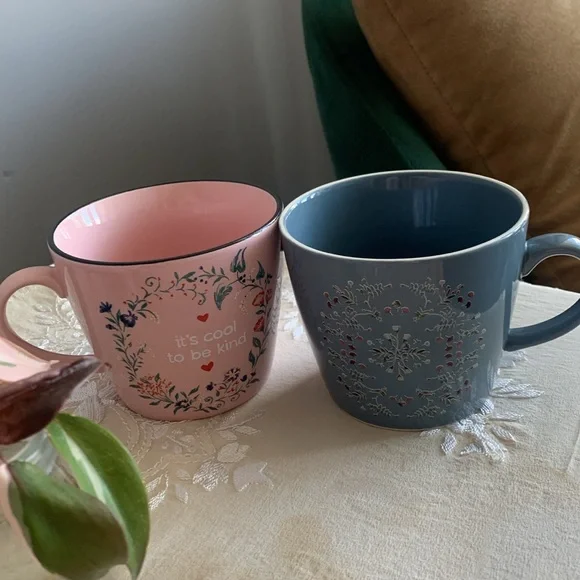 ☀️Weekend SALE☀️ 💗💙Simons mugs bundle - Picture 7 of 7